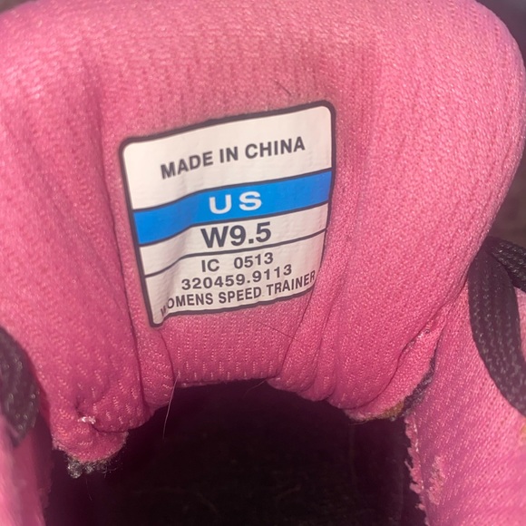 Women’s Mizuno Shoes - Picture 5 of 6